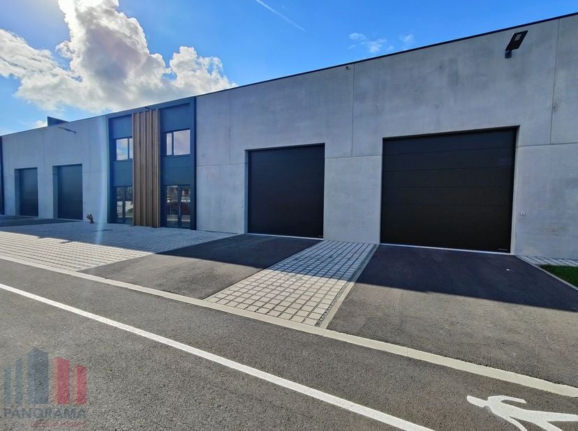 Bien professionnel à louer
                    à 8460 Oudenburg
