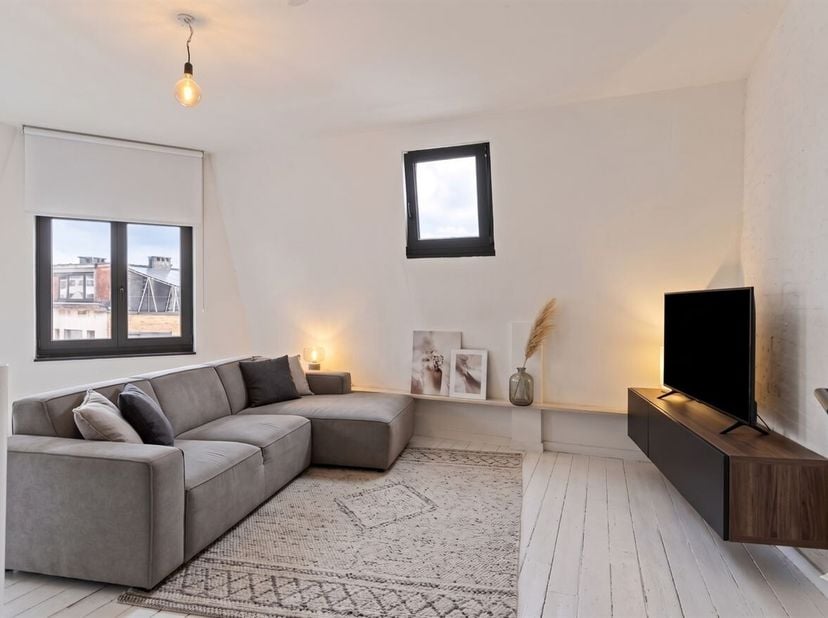 Journée portes ouvertes le samedi 13 juin de 14h à 15h<br />
Charmant appartement d'une chambre à coucher dans le quartier animé de 2060<br />
Situati