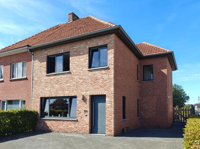 Huis te koop in G. Gezellelaan 184,
                    3550 Heusden