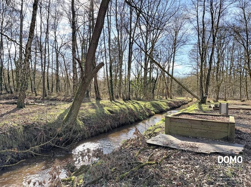 Interesse in dit pand? Surf naar onze website www.domovastgoed.be voor meer info!<br />
In Stokrooie (Hasselt) bevindt zich deze charmante woning op e