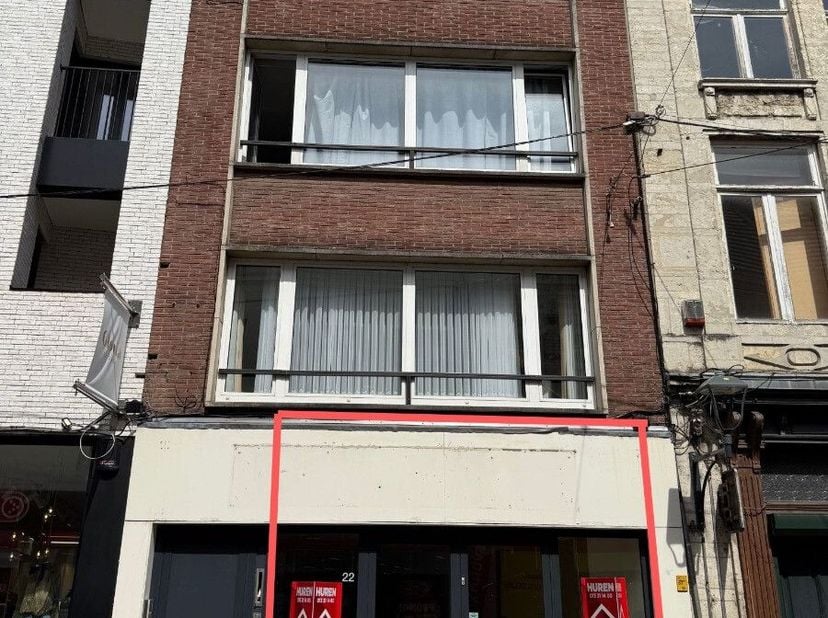 Bien professionnel à louer
                    à 3290 Diest