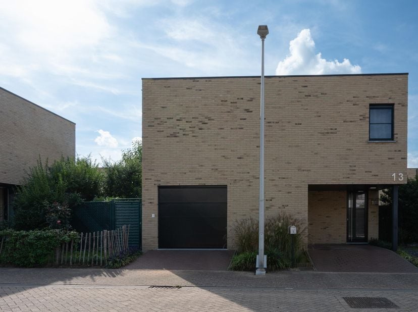 Huis te koop in Juniperusplein 13,
                    3500 Hasselt