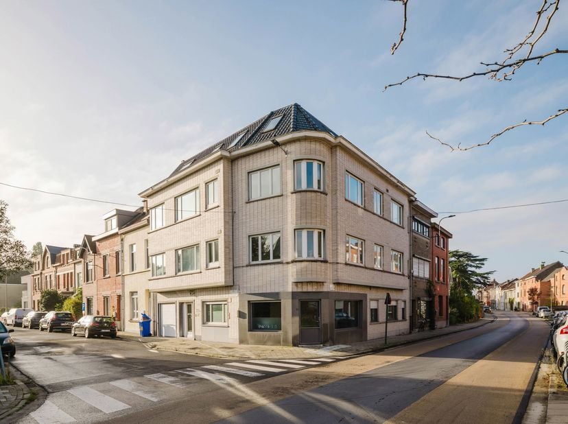 Appartement te koop in Raf Verhaeststraat 67,
                    9050 Gentbrugge