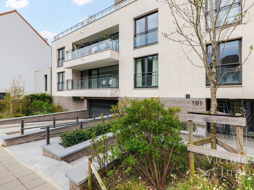 Ideaal gelegen, op wandelafstand van het Tenreuken park, biedt Victoire-Junot dit prachtige appartement van ongeveer 124m² met twee slaapkamers en twe