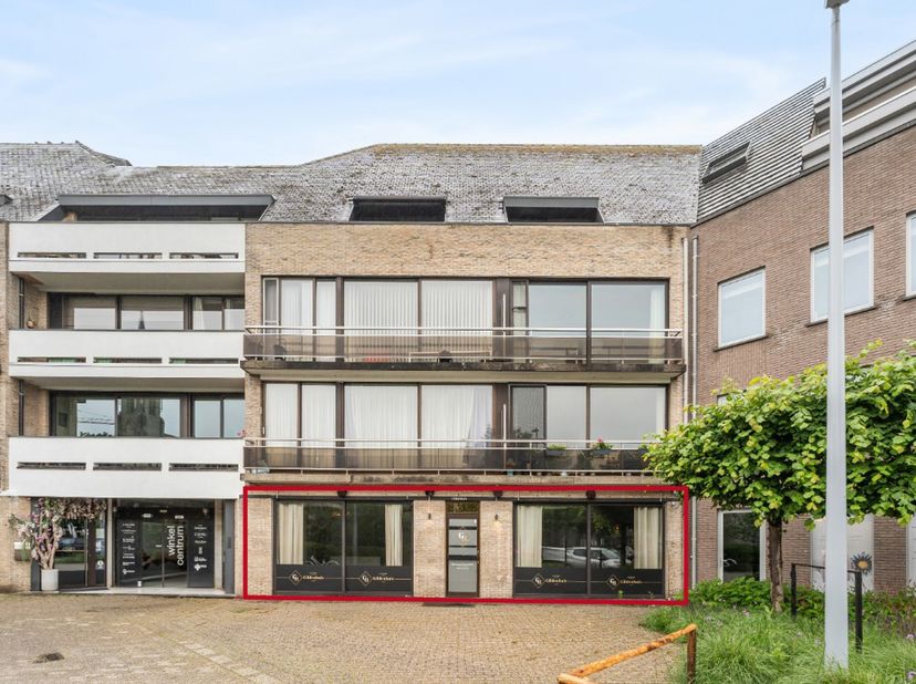 Bien professionnel à vendre
                    à 8310 Sint-Kruis