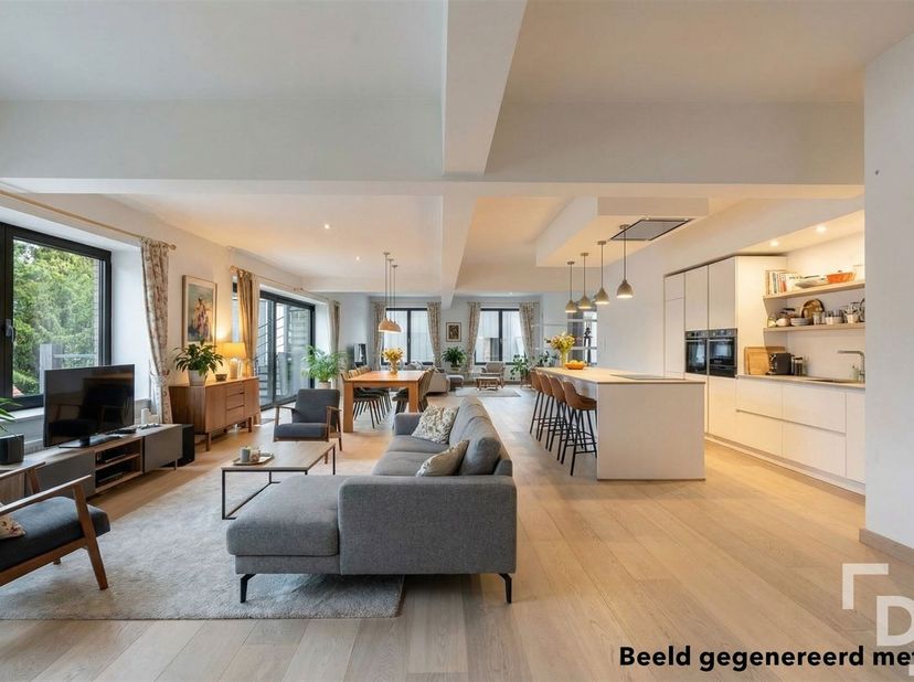 Appartement met een bewoonbare opp. van ca 300m² en garage op toplocatie te koop in centrum Ieper<br />
<br />
In de Schotlandstraat, aansluitend aa