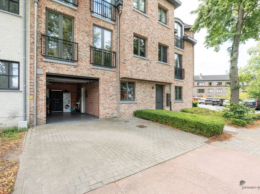 Appartement spacieux et économe en énergie, de plain-pied, avec garage et terrasse ensoleillée à Schilde<br />
<br />
<br />
Situé dans un quartier c
