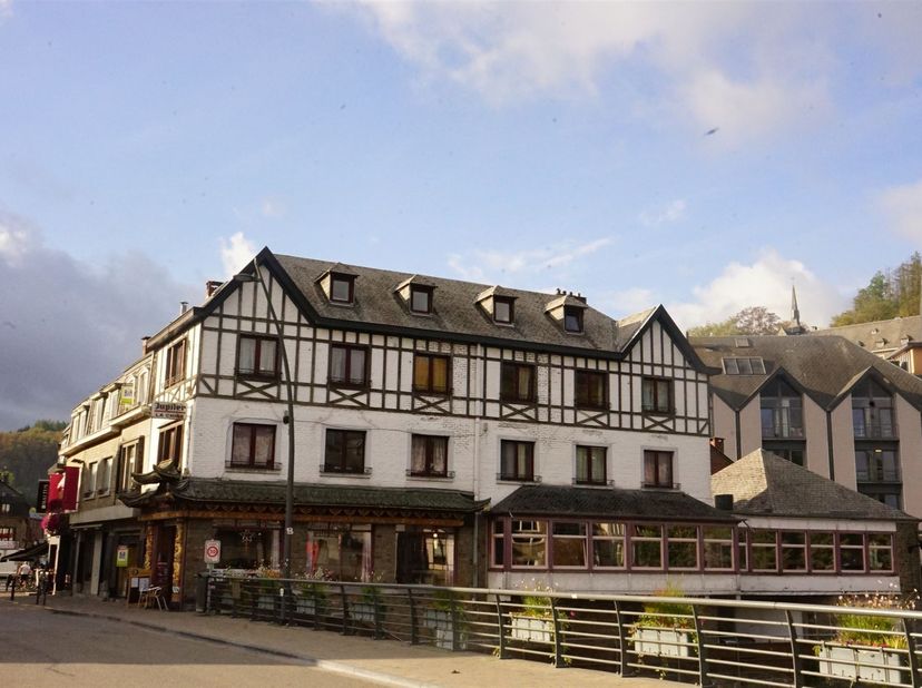Bedrijfsvastgoed te koop in ,
                    6980 La Roche-en-Ardenne