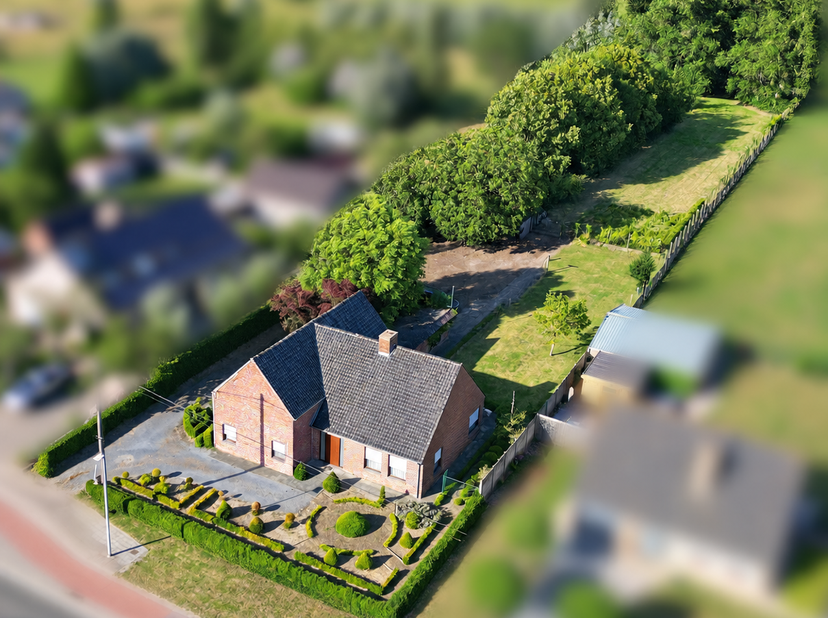 Huis te koop in Roeselarestraat 25,
                    8610 Zarren