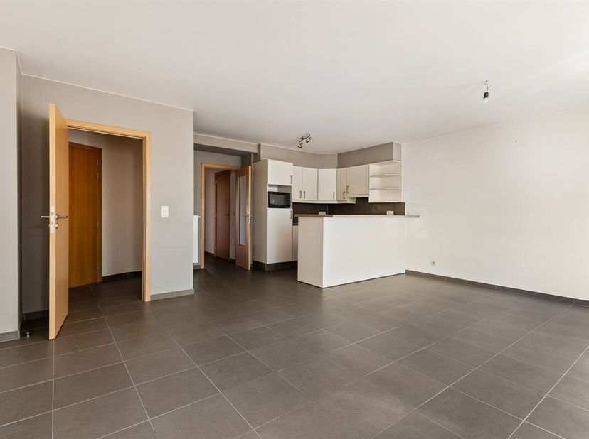 Appartement clé en main de 2 chambres à coucher avec abri de voiture et terrasse spacieuse<br />
Situation : Situé dans le centre d'Oevel, à quelques