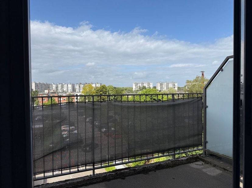 appartement élégant avec terrasse dans un endroit central à Deurne<br />
Au coeur de Deurne se trouve cet appartement agréable et prêt à l'emploi. Grâ