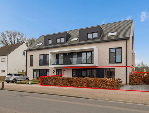                                         Gelijkvloers app. te koop in Oelegem, € 338.000
