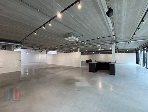                                         Bien commercial à louer à Lochristi, € 8.800
