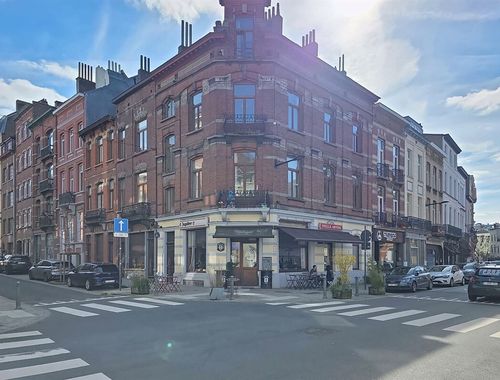                                         Appartementsgebouw te koop in Elsene, € 850.000
