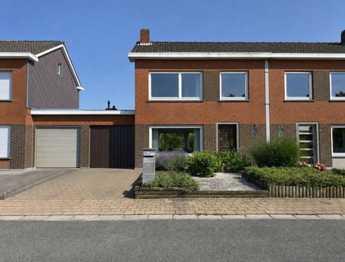                                         Woning te huur in Meulebeke, € 825
