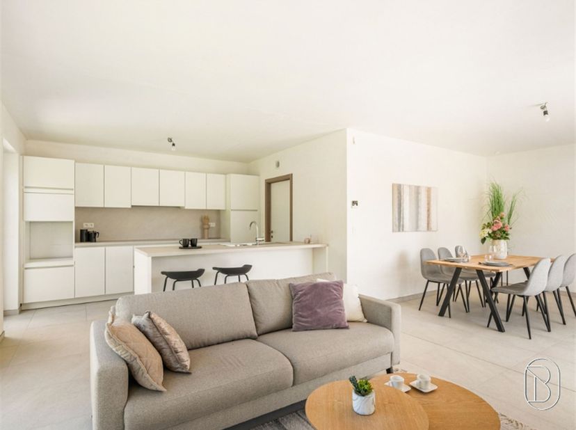 Project in De Riemeersch 5,
                    8930 Menen
