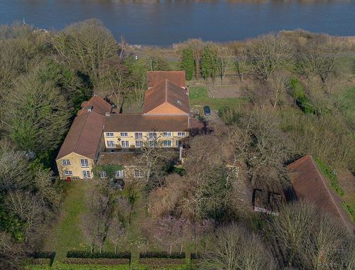                                         Bâtiment commercial à vendre à Heindonk, € 1.800.000
