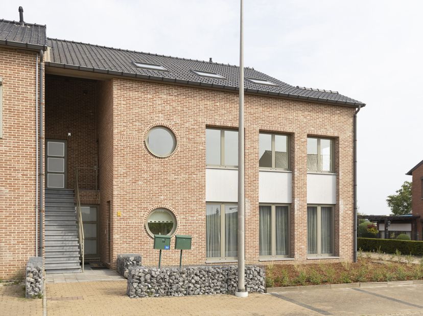 Ruime duplex met tal van mogelijkheden op een rustige toplocatie nabij het centrum van Lanaken.<br />
Bent u op zoek naar een ruim appartement met een