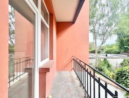                                         Appartement à louer à Etterbeek, € 1.350

