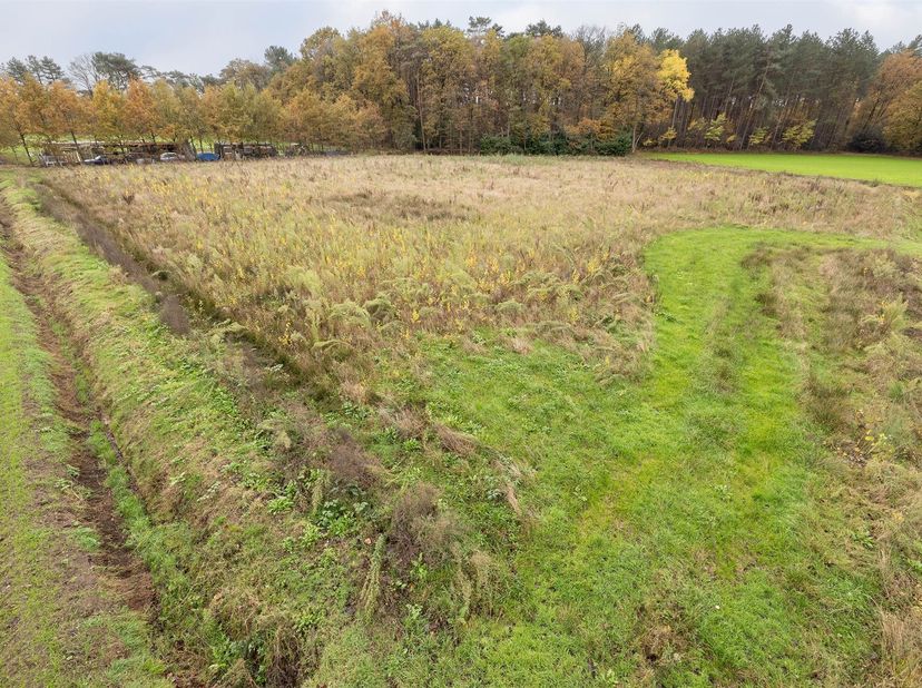 Perceel agrarisch gebied van 6540m² in Lille. <br />
<br />
Het perceel is gelegen tussen Heiend en de Zavelstraat met een vrij zicht op de omliggen