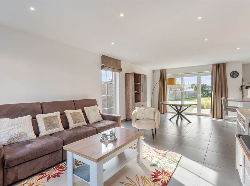 Maison familiale prête à être emménagée avec jardin ensoleillé<br />
Vous recherchez une maison récente et économe en énergie dans laquelle vous pouve