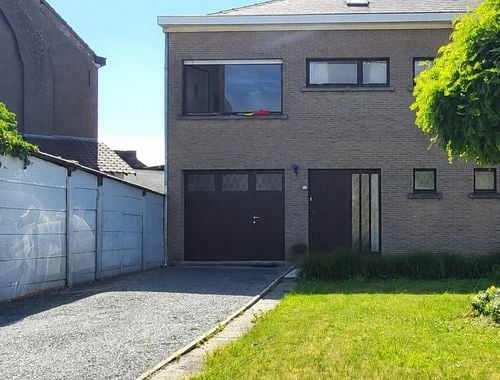                                         Koppelwoning te huur in Zottegem, € 825
