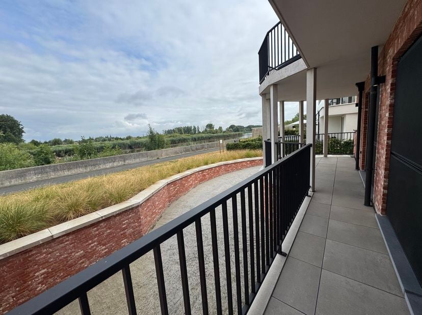 Appartement te huur in Schoonaarde<br />
Ben je op zoek naar een instapklaar appartement met veel ruimte ? Dan is dit prachtige appartement precies wa