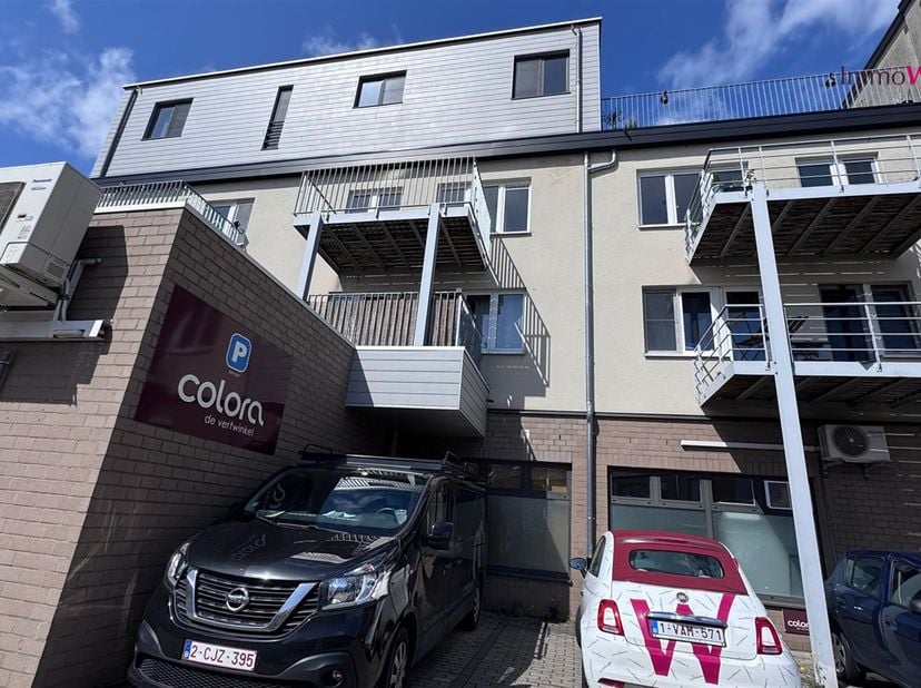 Net vlot verhuurd door Tinne van ImmoWonen.be <br />
Huurovereenkomst in opmaak. <br />
<br />
Het appartement beschikt over een ruime woonkamer me