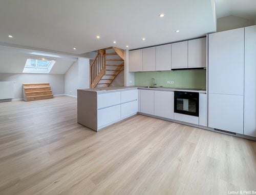                                         Appartement te huur in Elsene, € 1.700
