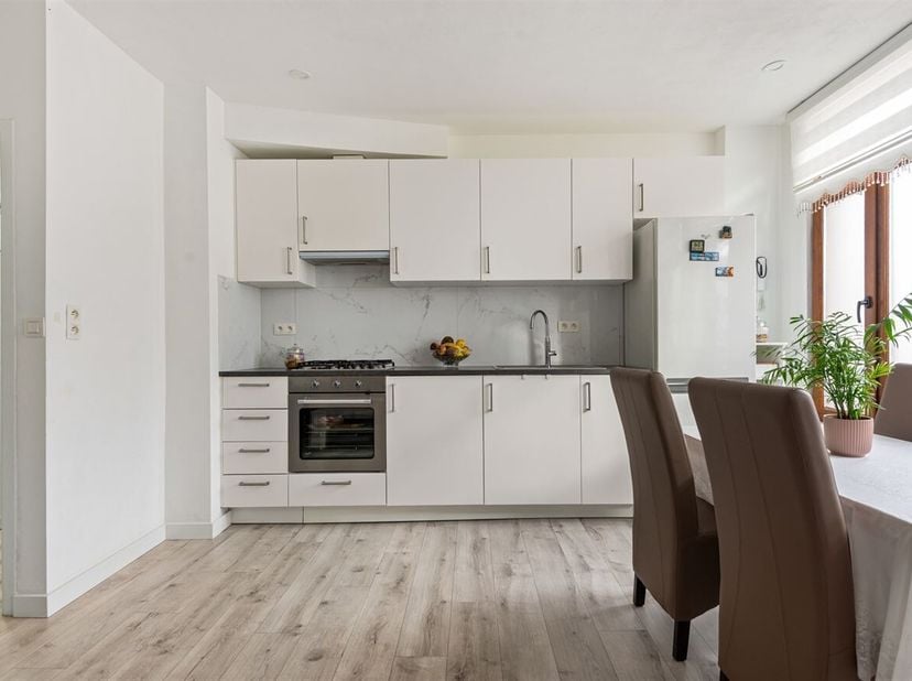Appartement de 2 chambres prêt à emménager à louer à Hoboken !<br />
Situation : Cet appartement est situé dans la Golfstraat à Hoboken, à quelques pa