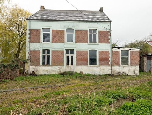                                         Boerderij te koop in Lauw, € 95.000
