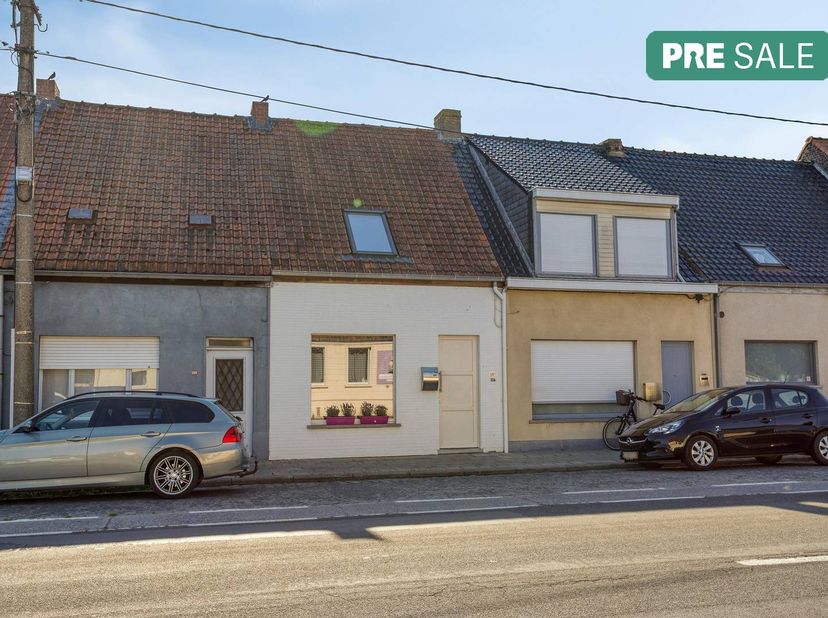 Maison mitoyenne confortable et prête à emménager à vendre à Torhout. Idéal pour les débutants ou les investisseurs !<br />
<br />
Vous recherchez une