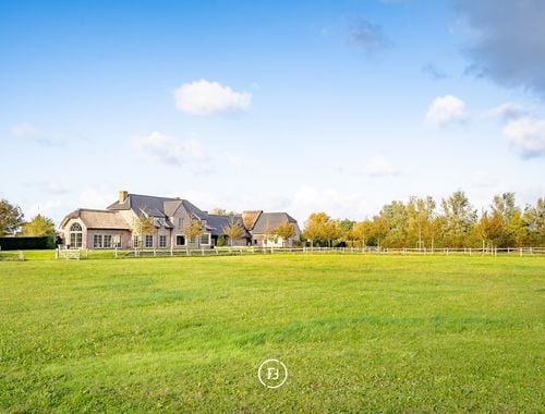                            Villa-Manoir à vendre à Slijpe
