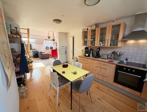                                         Duplex te huur in Elsene, € 1.250
