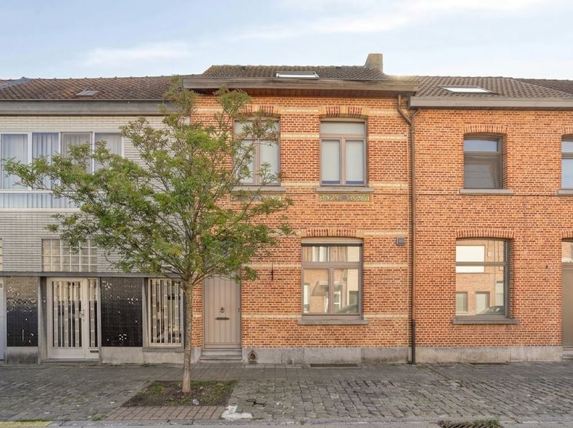 Huis te koop in Vredestraat 16,
                    2845 Niel