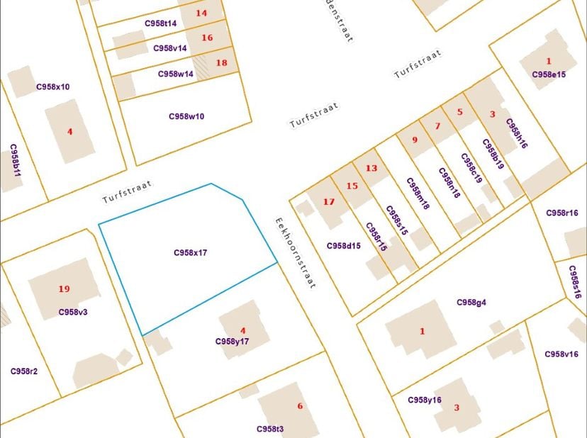 Dit mooie perceel van 14a 47ca ligt in een rustige en kindvriendelijke buurt in Gruitrode. In het centrum vind je een kleuter- en lagere school, bakke