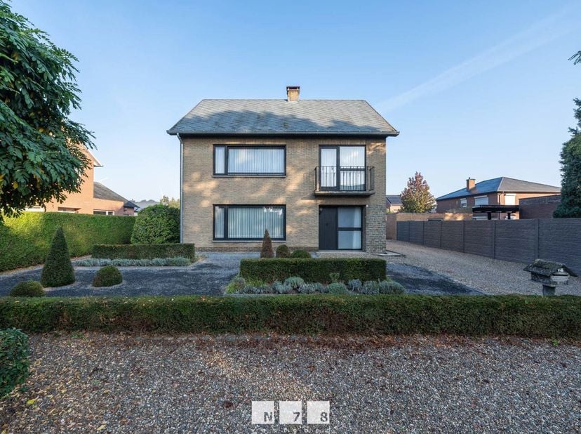 Huis te koop in Biezenstraat 2,
                    3680 Neeroeteren