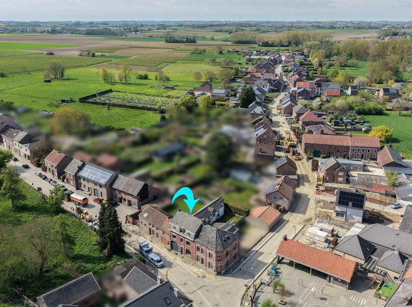 Maison individuelle à rénover offrant un grand potentiel à Oplinter<br />
Vous recherchez une maison que vous pourrez aménager entièrement selon vos g