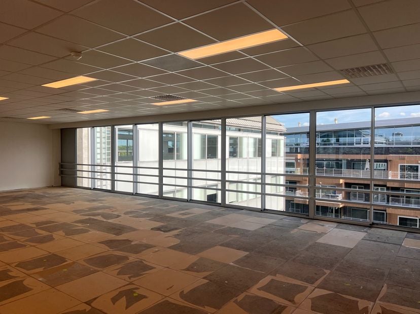 Bien professionnel à louer
                    à 9820 Merelbeke