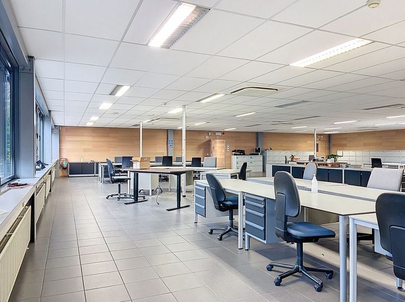 Bienvenue sur le site commercial de Schaubroeck à Nazareth-De Pinte. <br />
Ce site bien équipé offre un environnement de travail confortable et profe