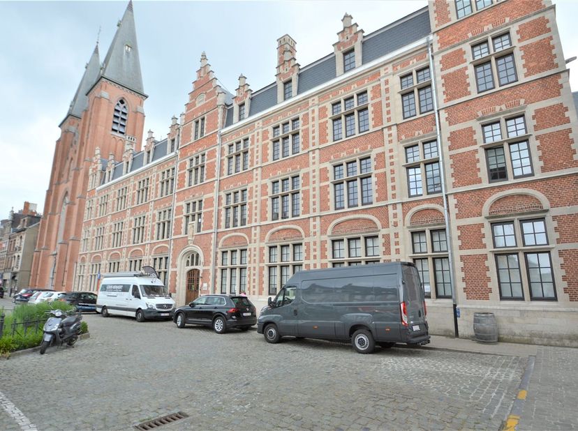 Prachtige assistentiewoning gelegen in het hartje van Dendermonde <br />
<br />
Deze assistentiewoning is gelegen In  het centrum van Dendermonde aa
