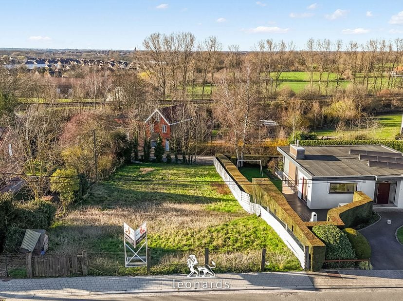 Terrain à vendre
                    à 8930 Menen