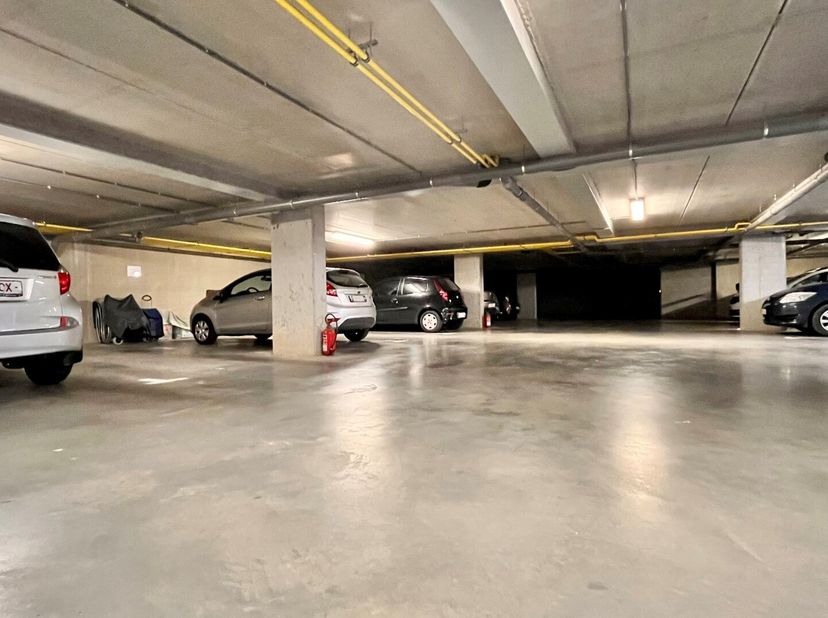 Heeft u interesse? Bekijk deze ondergrondse autostandplaatsen op onze website http://www.domovastgoed.be of contacteer ons op het nummer 011/96.49.96<
