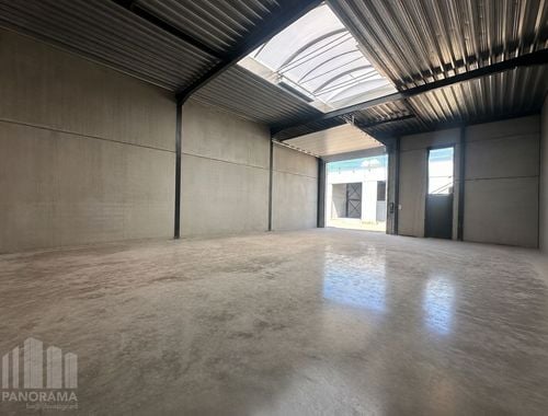                                         Bedrijfsgebouw te huur in Berlare, € 1.000
