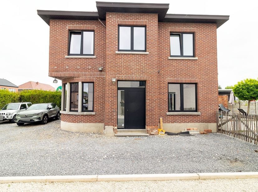 Huis te koop in Vliegveldlaan 46,
                    3800 Sint-Truiden