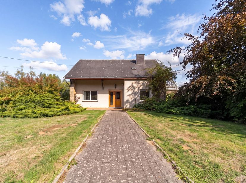 Maison à vendre à Route d'Etalle 93,
                    6700 Arlon
