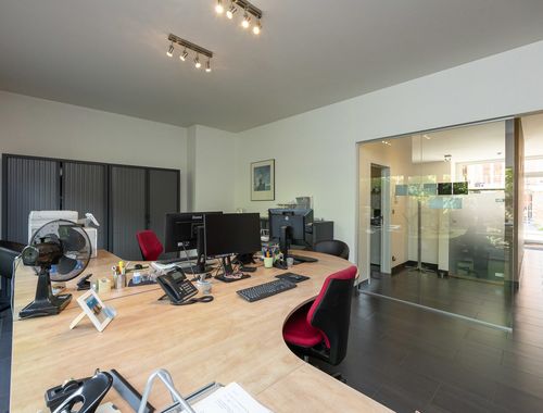                                         Bureaux à vendre à Wommelgem, € 225.000
