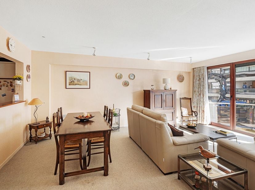 Appartement (92 m²) avec vue latérale sur mer, idéalement situé avenue des Hirondelles à Albertstrand, avec possibilité d’acquérir un emplacement de p