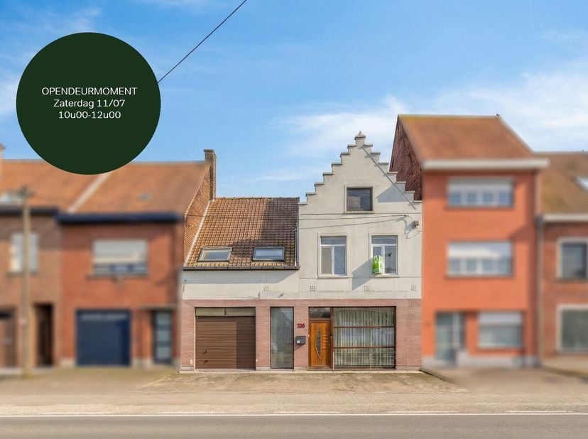 +++ OPENDEURMOMENT 11 juli van 10u00 tot 12u00 +++<br />
<br />
Deze zeer ruime tussenwoning met 5 slaapkamers, inpandige garage, aparte woonunit van