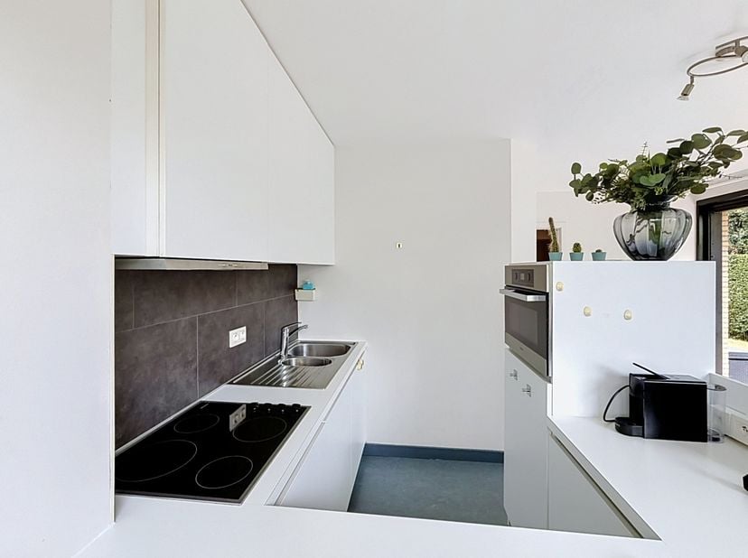 Cet investissement immobilier intéressant bénéficie d'un emplacement exceptionnel et central, à quelques pas de la plage de Nieuport-Bains, et jouit d